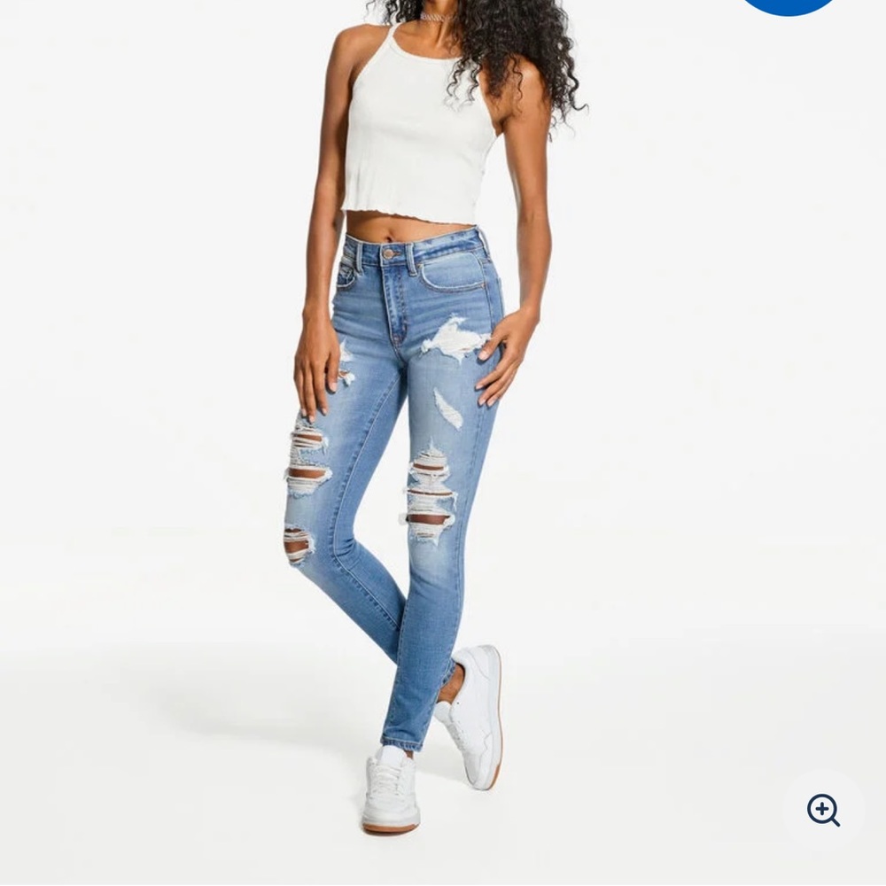 Aeropostale size 4 High Rise Curvy Jegging.